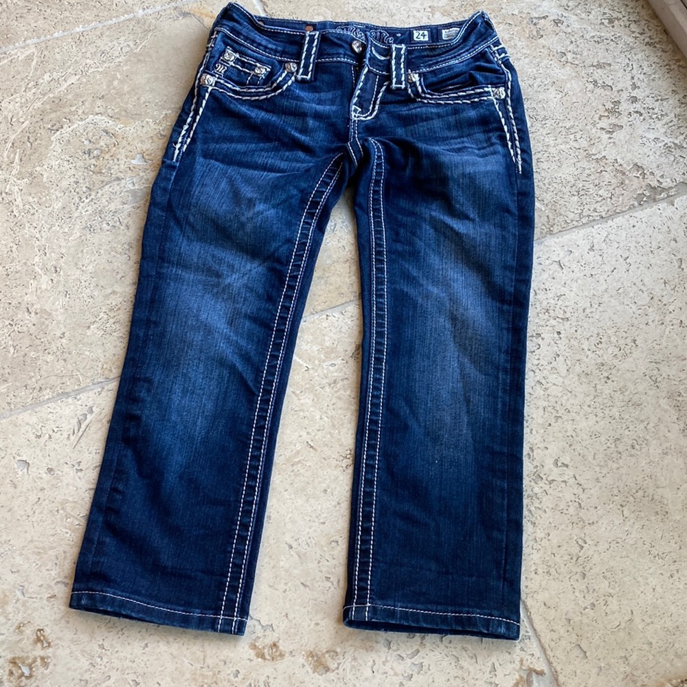Miss Me. Womens Size 24. Signature cuffed capri.